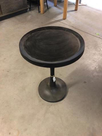 (1) horeca terrastafel, kunststof, zwart, ronde tafel  beschikbaar voor biedingen