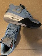 Air Jordan 4 Retro University Blue, Blauw, Ophalen of Verzenden, Zo goed als nieuw, Nike Air Jordan