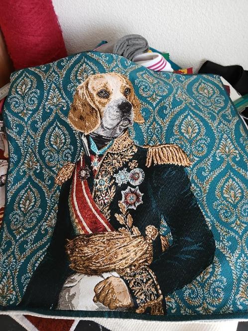 Gobelin Kussenovertrek Hond Koning € 17,50, Huis en Inrichting, Woonaccessoires | Kussens, Nieuw, Groen, Vierkant, Ophalen of Verzenden