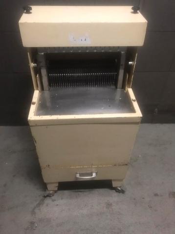 Te koop Broodsnijmachine beschikbaar voor biedingen