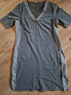 jurk grijs/taupe Geisha, Kleding | Dames, Jurken, Maat 38/40 (M), Ophalen of Verzenden, Zo goed als nieuw, Grijs