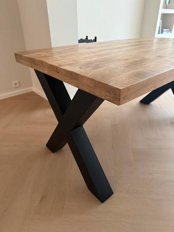 Mango houten eettafel beschikbaar voor biedingen