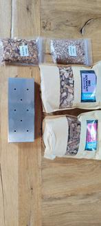 Smokerbox met 2x 500gr en 2x 55gr rookhout, Ophalen of Verzenden, Zo goed als nieuw