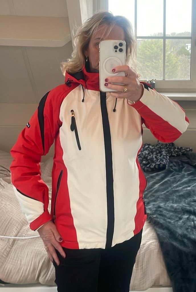 Luhta dames skijas - maat 36 - 38, Kleding | Dames, Wintersportkleding, Zo goed als nieuw, Jack, Maat 36 (S), Ophalen of Verzenden