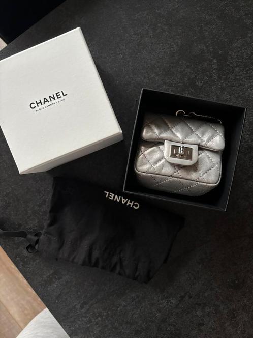 Chanel reissue bag charm micro tasje, Sieraden, Tassen en Uiterlijk, Portemonnees, Nieuw, Overige kleuren, Ophalen of Verzenden