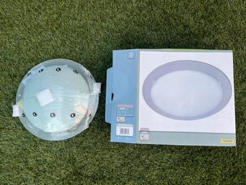 Massive plafondlamp. Nieuw in doos. beschikbaar voor biedingen