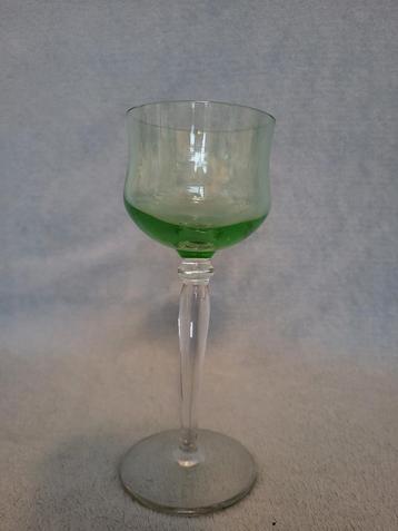 Art Nouveau Glas met Groene Kelk beschikbaar voor biedingen