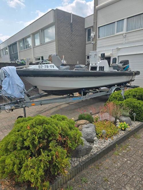Ned deck marine boot, Watersport en Boten, Vis- en Consoleboten, Zo goed als nieuw, 70 pk of meer, 6 meter of meer, Benzine, Buitenboordmotor