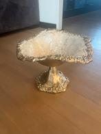 Gouden schaal op voet, Huis en Inrichting, Woonaccessoires | Schalen en Manden, Overige materialen, Schaal, Ophalen of Verzenden