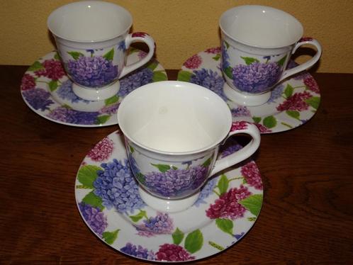 3 Hortensia koffie kop en schotels, Huis en Inrichting, Keuken | Servies, Zo goed als nieuw, Kop(pen) en/of Schotel(s), Overige stijlen