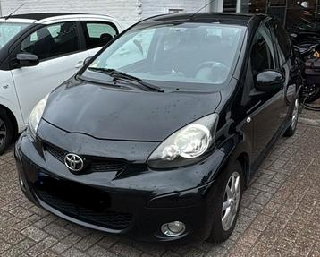 5-Deurs ZwarteToyota Aygo 1.0-12V Vvt-i 2010 LMV Apk 2026.  beschikbaar voor biedingen