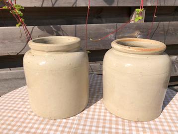 Franse grès potten beschikbaar voor biedingen