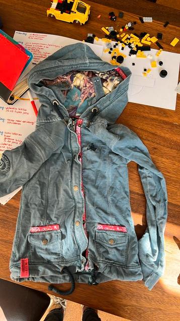Laatste kans! J&Joy vest 10 jaar/ 140 beschikbaar voor biedingen