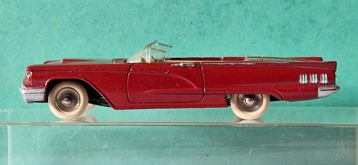 Dinky Toys (555) Ford Thunderbird Cabriolet, Hobby en Vrije tijd, Modelauto's | 1:43, Gebruikt, Auto, Dinky Toys, Verzenden