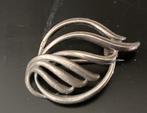 zilveren broche, bladvorm, Minder dan 4 cm, Ophalen of Verzenden, Zo goed als nieuw, Zilver