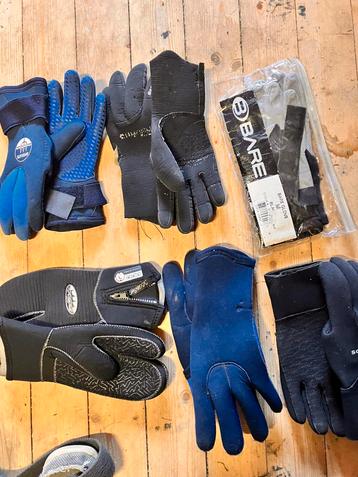 Te koop diverse maten duikhansschoenen beschikbaar voor biedingen