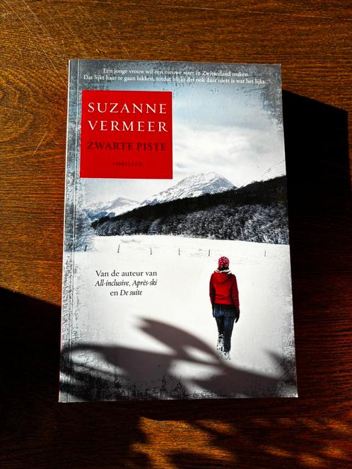Suzanne Vermeer - Zwarte piste, Boeken, Thrillers, Zo goed als nieuw, Nederland, Ophalen of Verzenden