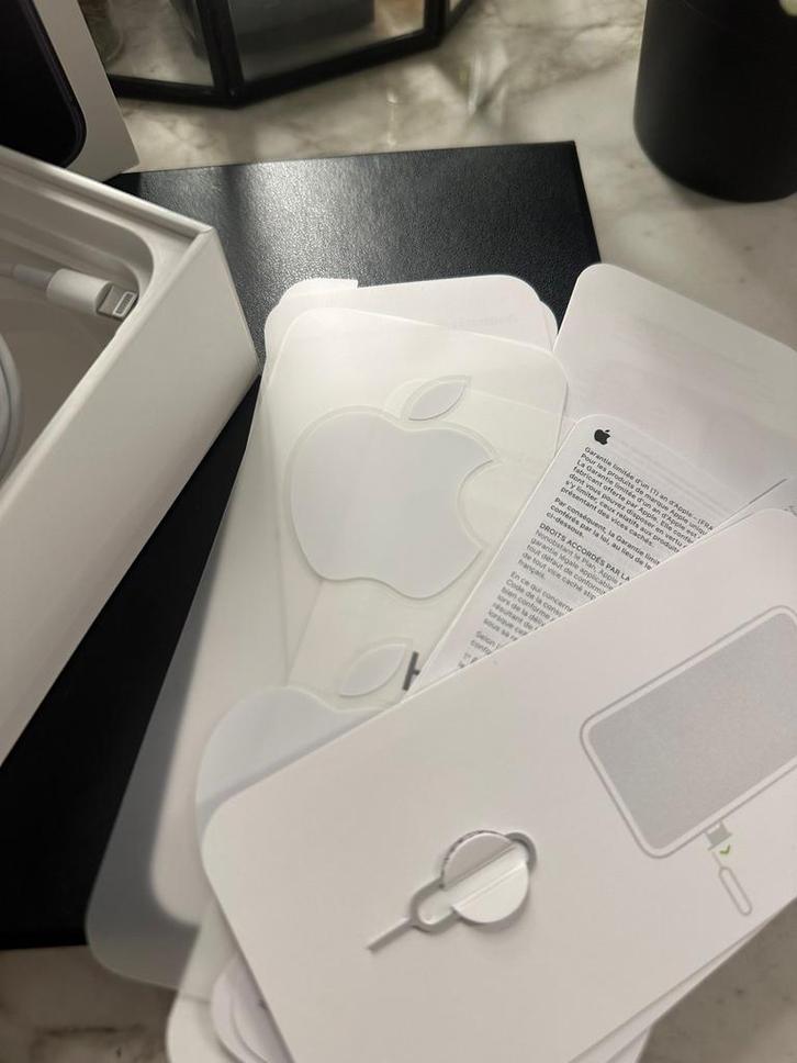 Phone 11 - 64GB - Zwart - Simlockvrij, Telecommunicatie, Mobiele telefoons | Apple iPhone, Nieuw, 64 GB, Zonder abonnement, Zonder simlock