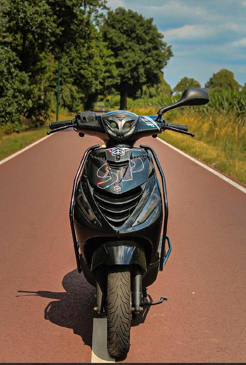 Piaggo zip 80cc 4t malossi, Fietsen en Brommers, Scooters | Piaggio, Zo goed als nieuw, Zip, Benzine, Ophalen