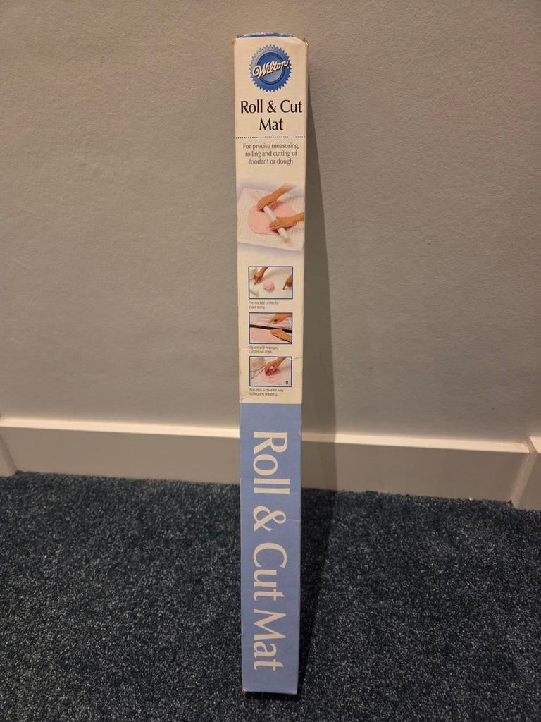 Wilton Roll & Cut Mat, Hobby en Vrije tijd, Taarten en Cupcakes maken, Gebruikt, Versiering, Taarten of Cupcakes, Ophalen of Verzenden