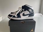 Nike Air Jordan Mid White/ metallic gold- obsidian maat 44, Blauw, Ophalen of Verzenden, Zo goed als nieuw, Sneakers of Gympen