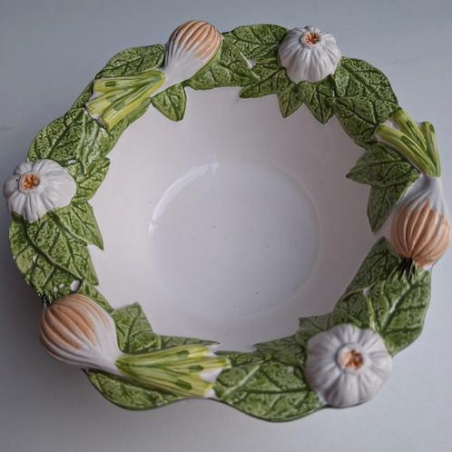 Brocante barbotine aardewerk salade schaal, Antiek en Kunst, Antiek | Schalen, Ophalen of Verzenden