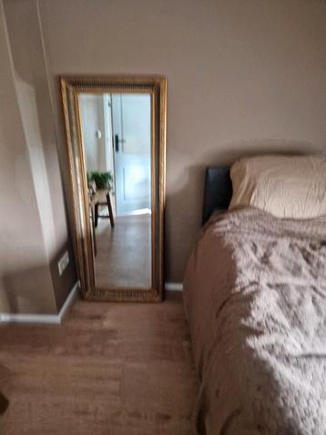 Goudkleurige Brocante Spiegel beschikbaar voor biedingen