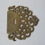 Ornament deur sierlijk sleutelplaat messing bloem gravering, Ophalen of Verzenden, Koper