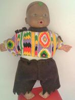 VINTAGE kleine speelgoed pop bruine jongen, Ophalen of Verzenden, Gebruikt, Pop