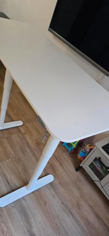 Elektrisch Zit-Sta Bureau IKEA Bekant 140x60 - afbeelding 6