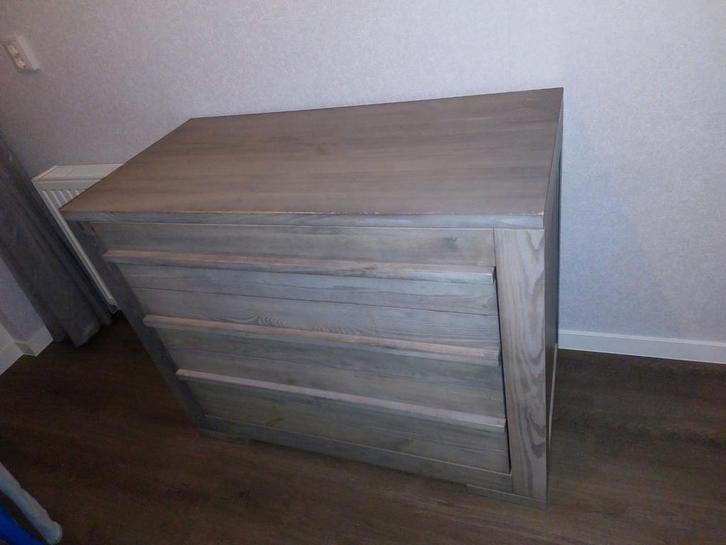 Robuuste Commode/kast met bijpassende wandplank, Huis en Inrichting, Kasten | Dressoirs, Gebruikt, 50 tot 75 cm, Met lade(s), Ophalen of Verzenden