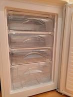 Vriezer van Indesit, Witgoed en Apparatuur, Vriezers en Diepvrieskisten, Minder dan 85 cm, Minder dan 60 cm, Zo goed als nieuw
