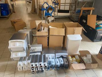 CWS Vendor Schoonmaakmiddelen & Dispensers - Grote Partij beschikbaar voor biedingen