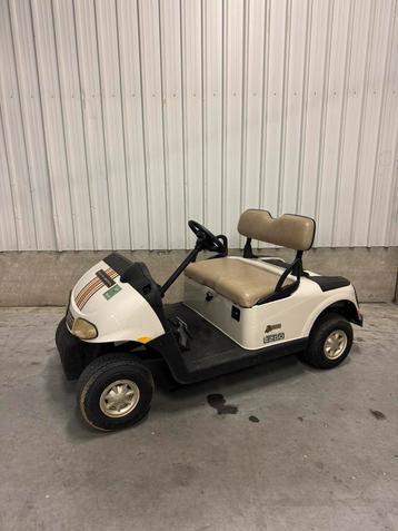 Golfkar benzine beschikbaar voor biedingen