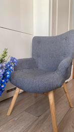 Versleten grijze stoffen fauteuil, Ophalen, Gebruikt, Minder dan 75 cm, 50 tot 75 cm