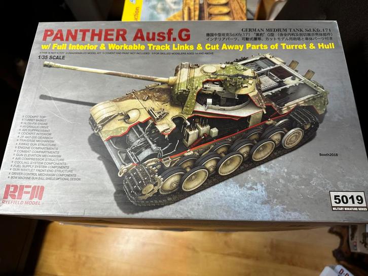RFM 5019 Panther G interior, Hobby en Vrije tijd, Modelbouw | Auto's en Voertuigen, Nieuw, Tank, 1:32 tot 1:50, Overige merken