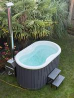 Zeer luxe ovale 2-persoons hottub, Tuin en Terras, Bubbelbaden en Hottubs, ., Afdekzeil, Nieuw, Ophalen of Verzenden