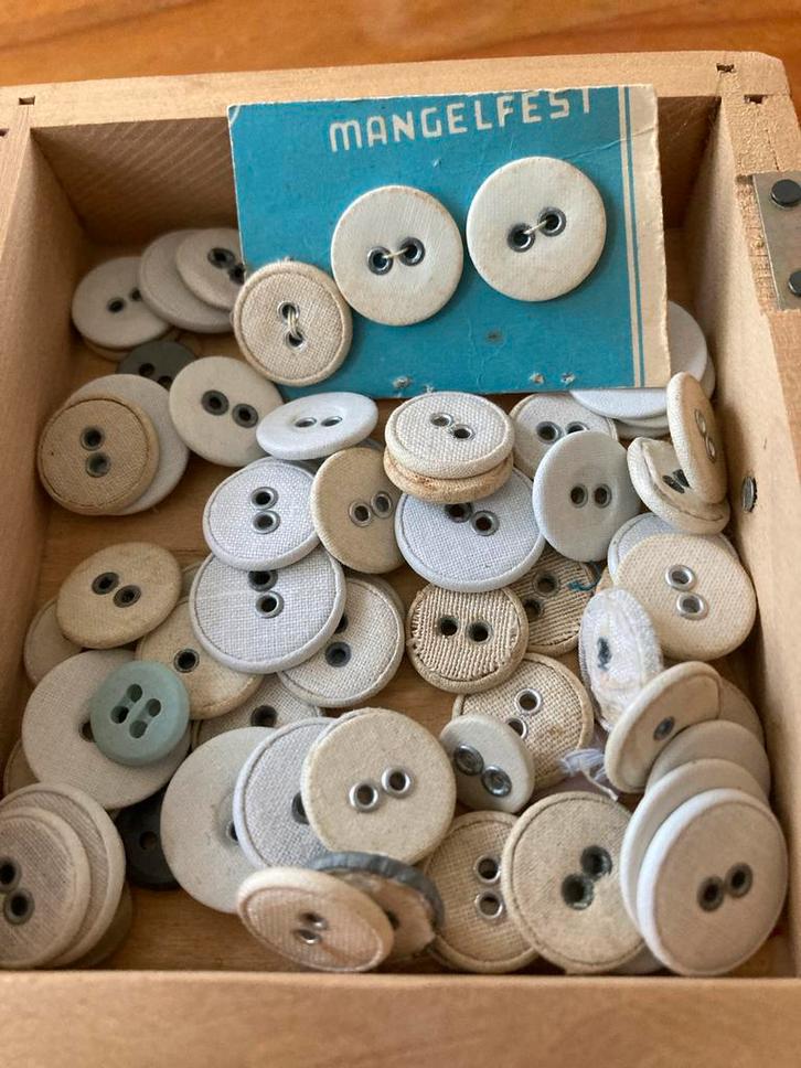 Vintage Linnen Knopen Collectie, Hobby en Vrije tijd, Naaien en Fournituren, Gebruikt, Knoop of Knopen, Ophalen of Verzenden