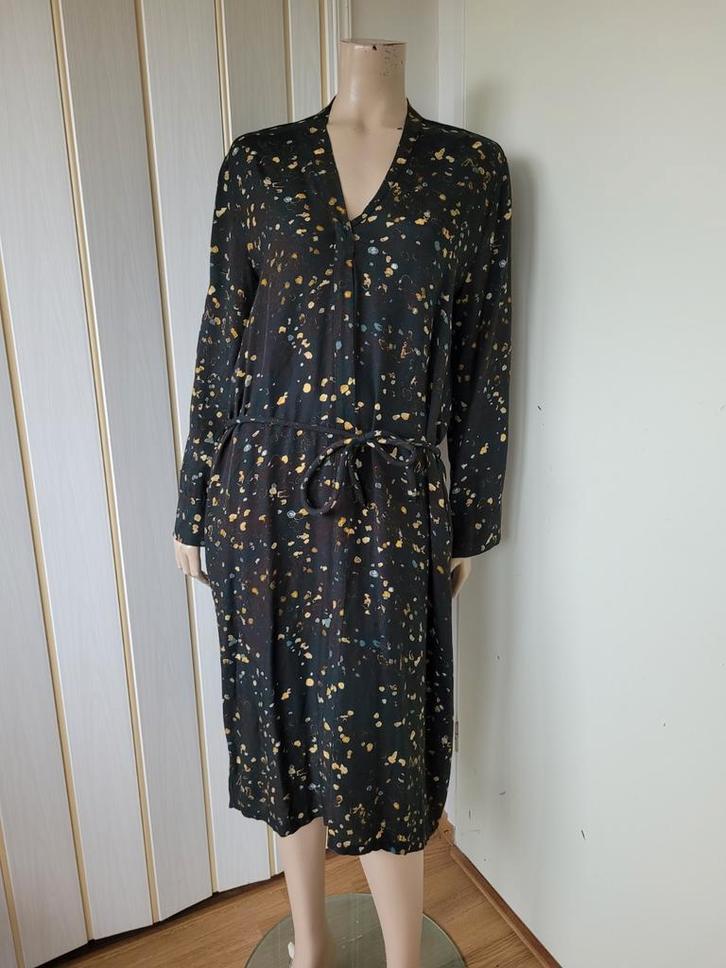 Humanoid jurk maat 38/M, Kleding | Dames, Jurken, Zo goed als nieuw, Maat 38/40 (M), Bruin, Onder de knie, Ophalen of Verzenden