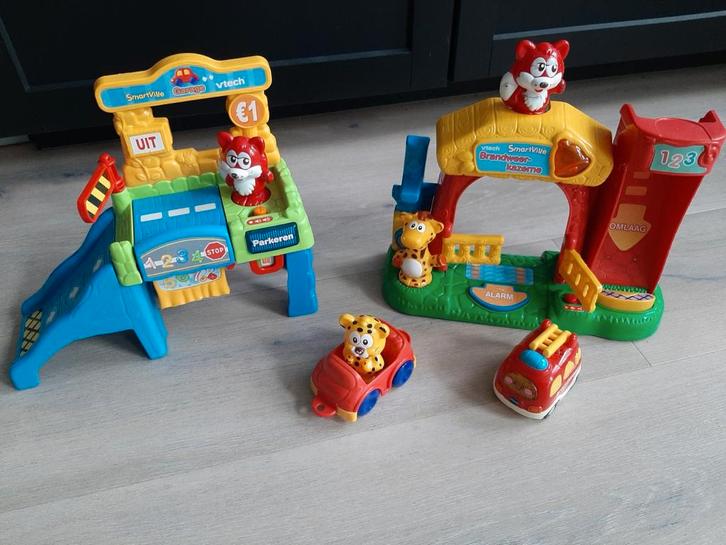 Vtech smartville branweer kazerne en garage interaktief set, Kinderen en Baby's, Speelgoed | Vtech, Gebruikt, Ophalen of Verzenden