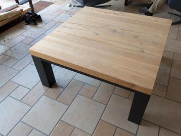 eikenhouten salontafel beschikbaar voor biedingen
