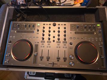 Pioneer DDJ-T1 met Flightcase beschikbaar voor biedingen
