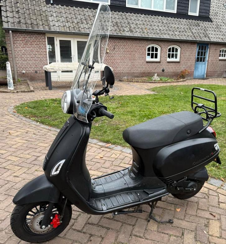 DJJD Cashmere Scooter - Zwart, Fietsen en Brommers, Brommeronderdelen | Scooters, Zo goed als nieuw, Overige merken, Overige typen