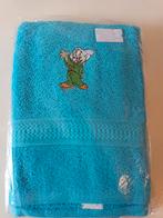 Nieuw geborduurde aqua handdoek Dwerg van sneeuwwitje, Ophalen of Verzenden, Nieuw, Kraamcadeau