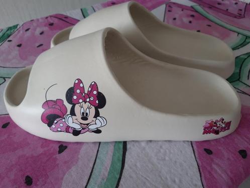 Super zachte en schattige minie mouse slippers, Kleding | Dames, Schoenen, Nieuw, Slippers, Wit, Ophalen of Verzenden
