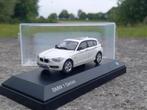 BMW 125i Sport Line F20 2011-2015 Mineral White 1/43 Paragon, Ophalen of Verzenden, Zo goed als nieuw, Auto, Overige merken