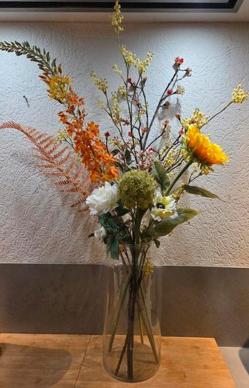 Zijden boeket met lange zijden kunstbloemen  beschikbaar voor biedingen