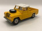 Corgi Toys Land Rover 109 W.B. geel Repaint - M5, Gebruikt, Auto, Corgi, Ophalen of Verzenden