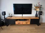 Te koop tv dressoire van mango hout en metaal, 150 tot 200 cm, Ophalen of Verzenden, Zo goed als nieuw, Minder dan 100 cm