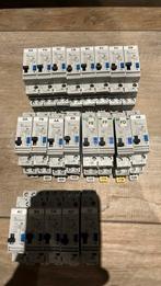 Schneider relais, Doe-het-zelf en Verbouw, Elektra en Kabels, Ophalen of Verzenden, Gebruikt, Schakelaar